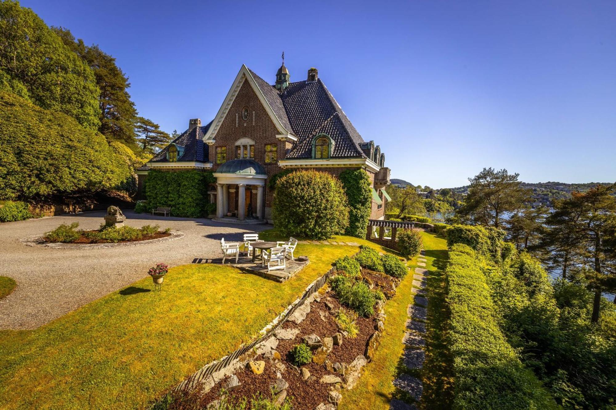 Luxury Historic Villa With Private Coastline Bergen