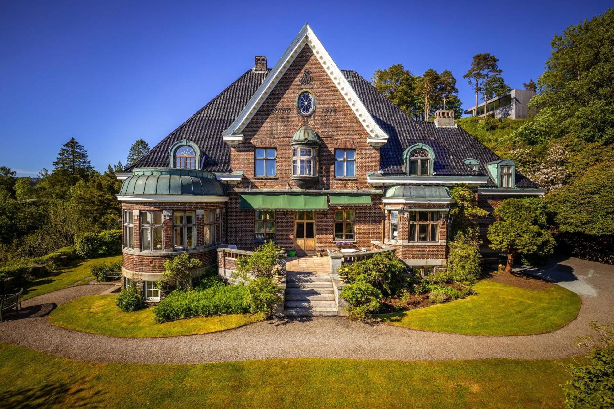 Luxury Historic Villa With Private Coastline