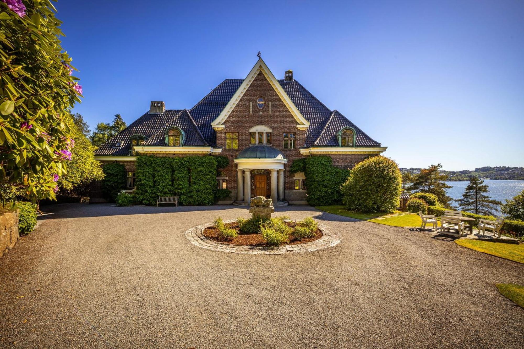 Luxury Historic Villa With Private Coastline