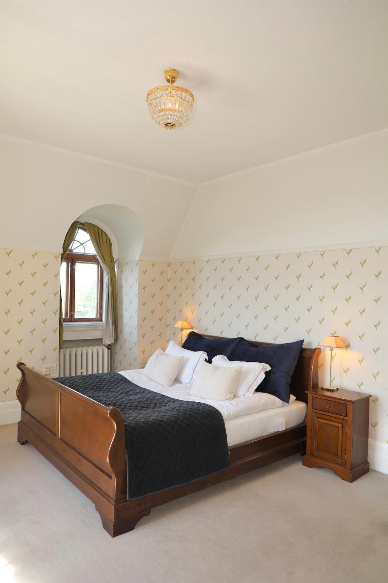 Luxury Historic Villa With Private Coastline Bergen