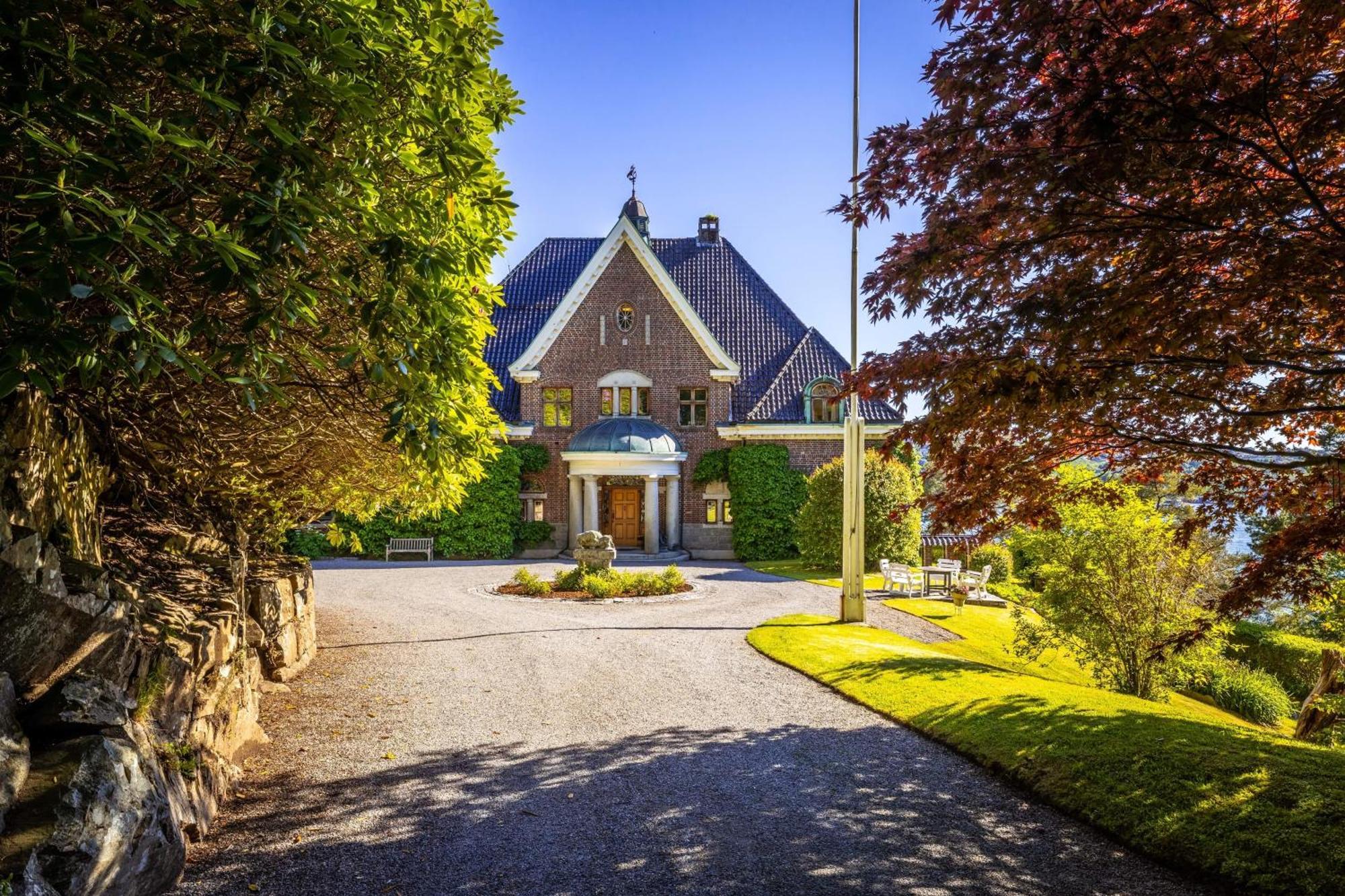 Unique Victorian With Private Coastline Villa *